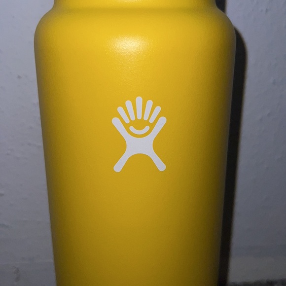 Hydroflask 32 Oz Wide Mouth Yellow Metal Water Bottle - Picture 4 of 8